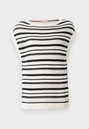 Tej és fekete csíkos póló, laza szabással, kötött textúrával, rövid ujjakkal, valamint bordás nyakkivágással és aljjal.