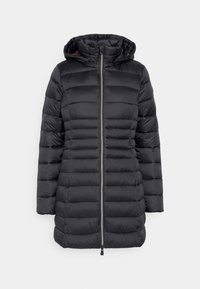 Sort pufferjakke med hætte, med lynlåslukning, quiltet design og vandrette syninger. Fremstillet af et glat, skinnende materiale.