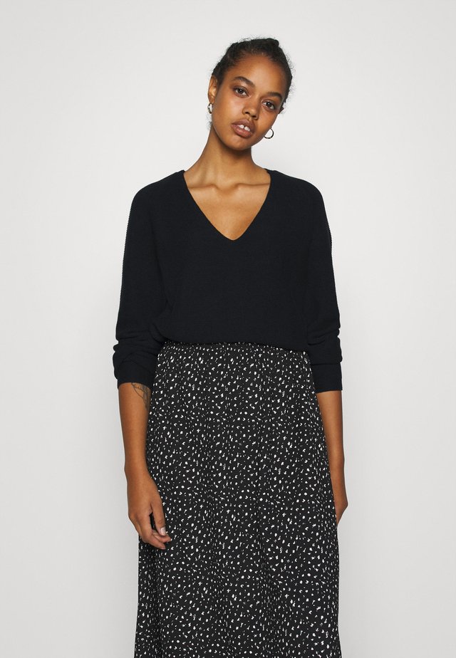 STINEA - Neule - black