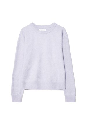 Helle lila Langarm-Crewneck-Pullover mit gerippten Bündchen und Saum, flach auf einem weißen Hintergrund präsentiert.