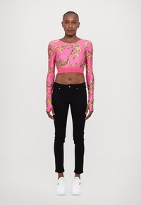 Versace Jeans Couture Topper langermet - rosa