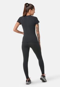 Smartwool INTRAKNIT ACTIVE SHORT SLEEVE - Sports T-shirts - black