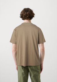 Only & Sons ONSFRED TEE 4 PACK - T-paita - caribou/bordeaux/smoke green/stone grey
