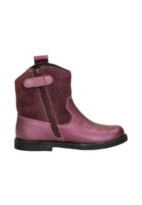 Paarse en bordeaux rode enkellaars met een glad leren afwerking, ritssluiting aan de zijkant en textuuraccenten op de teen.