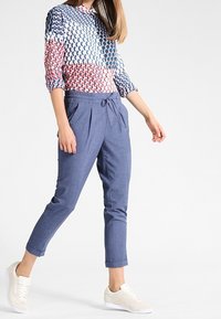 Emily van den Bergh Blus - blue