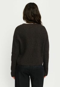 Soft Rebels WEST - Vesta na kopčanje - coffee quartz melange