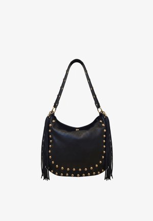Sac à bandoulière en cuir noir avec des clous ronds dorés soulignant le devant et la sangle, doté de glands latéraux et d’accessoires métalliques dorés.