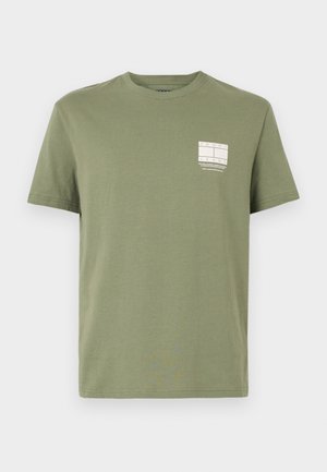 DNA GRAPHIC TEE UNISEX - T-shirts med print - aruba green