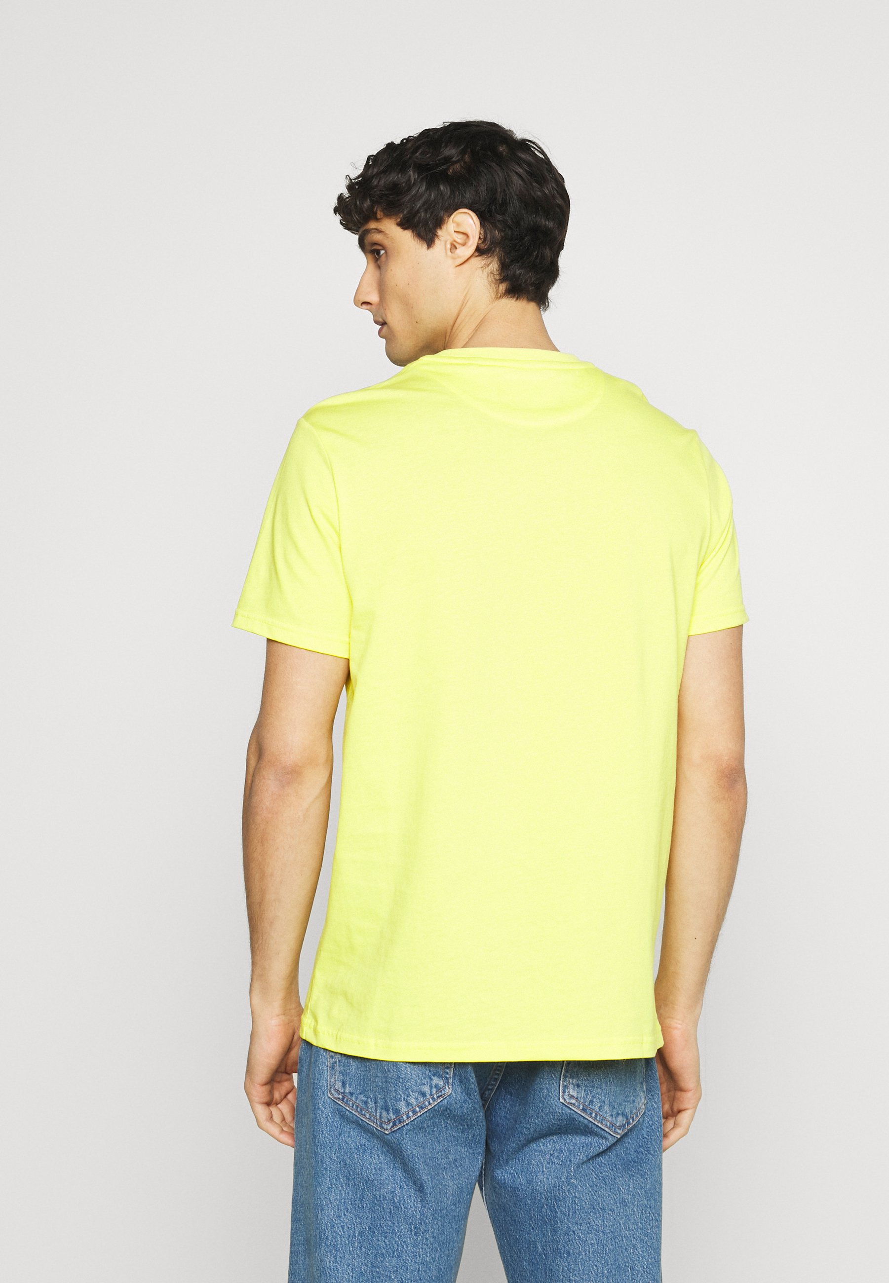 lyle and scott yellow t shirt