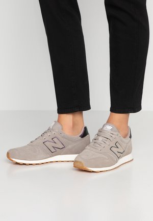 New Balance Baskets basses - grey