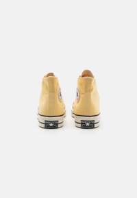 Converse CHUCK 70 SPRING COLOR UNISEX - Sneakers high - sunny/egret/black