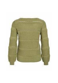 Sweter dzianinowy w oliwkowej zieleni z teksturowanym wzorem prążkowym i otwartymi akcentami dzianiny. Posiada długie rękawy oraz szeroki okrągły dekolt.
