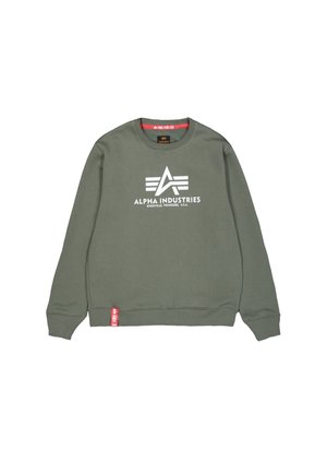 Olivenfarbener Pullover mit langen Ärmeln, gerippten Bündchen und Rundhalsausschnitt. Verfügt über ein weißes "Alpha Industries"-Logo und ein rotes Etikett am Saum.