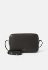 FOIL ELONGATED CAMERA BAG - Skulderveske - black/toasted coconut