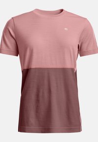 Short-sleeve T-shirt in a gradient of light pink to dark rose, soft texture, crew neck, with a small logo on the upper chest.