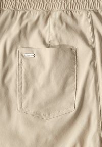 Thumbnail Image 6