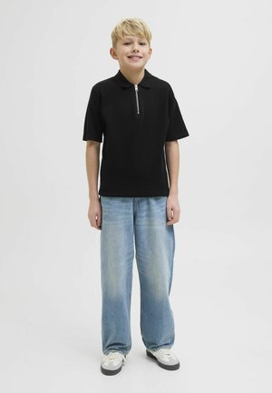 - Koszulka polo