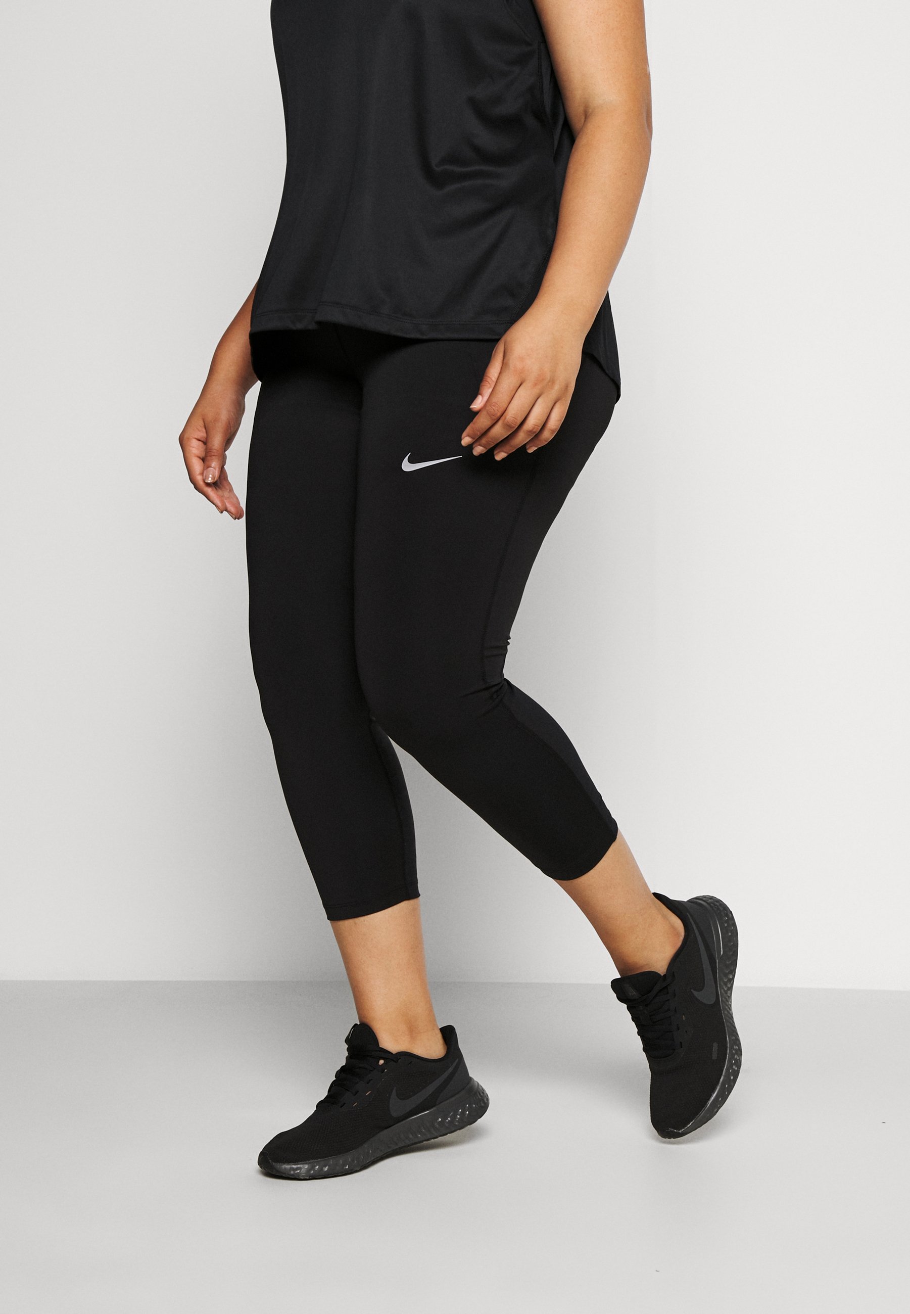 nike performance fast crop