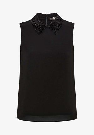 Czarny top bez rękawów z wysokim kołnierzem ozdobionym czarnymi koralikami i cekinami.