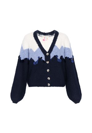 Wadenlanger Cardigan mit einem Farbverlauf in Blau- und Weißtönen im Zickzackmuster, aus plüschigem Strickmaterial, mit langen Ärmeln und fünf silbernen Knöpfen.