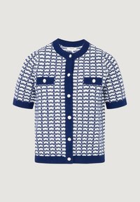 Kardigan z krótkim rękawem w granatowo-białym kolorze, wykonany z dzianiny o fakturowanym wzorze, z dwoma przednimi kieszeniami i dużymi białymi guziki.