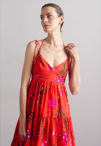 Erdem STRAPLESS LONG TIERED DRESS WITH TIES - Rochie maxi - poppy