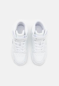 Champion RD18 UNISEX - Chaussures de basket - white/silver