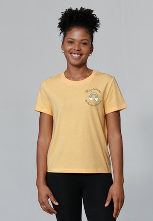 watapparel HAPPINESS IS HOMEMADE - T-Shirt print - nispero