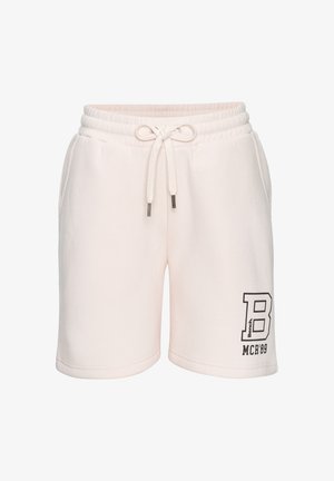Lichtroze casual korte broek met elastische tailleband, trekkoord, zijzakken en zwart "B MCR'89" logo op de linker dij.