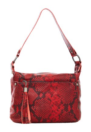 Borsa a tracolla con stampa serpente rossa, texture liscia, tracolla regolabile, chiusura con cerniera e dettaglio con frange sul davanti.