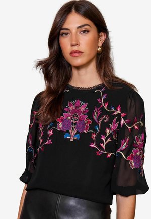 Love & Roses EMBROIDERED ROUND NECK PUFF SLEEVE-REGULAR FIT - Pusero - black embroidery