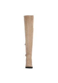 Beige ruskinds over-the-knee støvle med et tætsiddende design, rundt tå og sidelukning. Sort gummisål for godt greb.