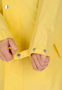 Swedemount Vodotěsná bunda - yellow