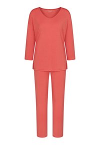 Ensemble de vêtements d'intérieur corail comprenant un haut ample à manches trois-quarts et un pantalon ajusté assorti. Texture du tissu douce et lisse.