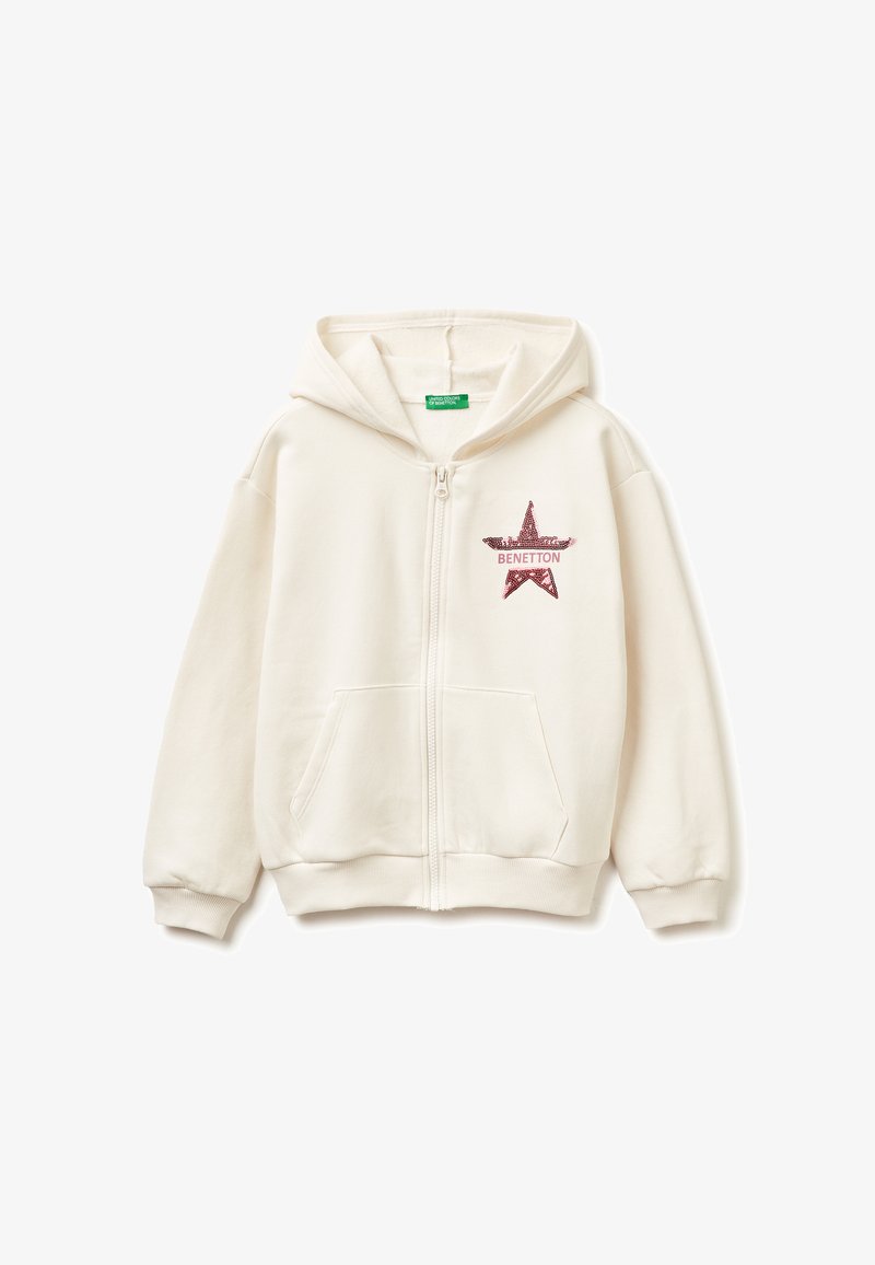 Sudadera cremosa con cremallera hecha de algodón. Cuenta con un bolsillo frontal, puños acanalados y un diseño de estrella con "BENETTON" en lentejuelas burdeos.
