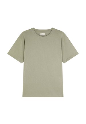 Effen, kortesleeve t-shirt met ronde hals in gedempte licht olijfgroene stof met een klein label zichtbaar binnenin de kraag.