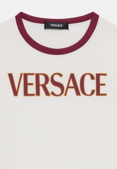 Versace LOGO KIDS PRINT UNISEX - Camiseta estampada - white/garnet red/spicy honey
