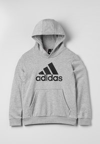 Sudadera con capucha gris hecha de tela de sudadera con un bolsillo frontal, que presenta un logo negro de Adidas y capucha ajustable.