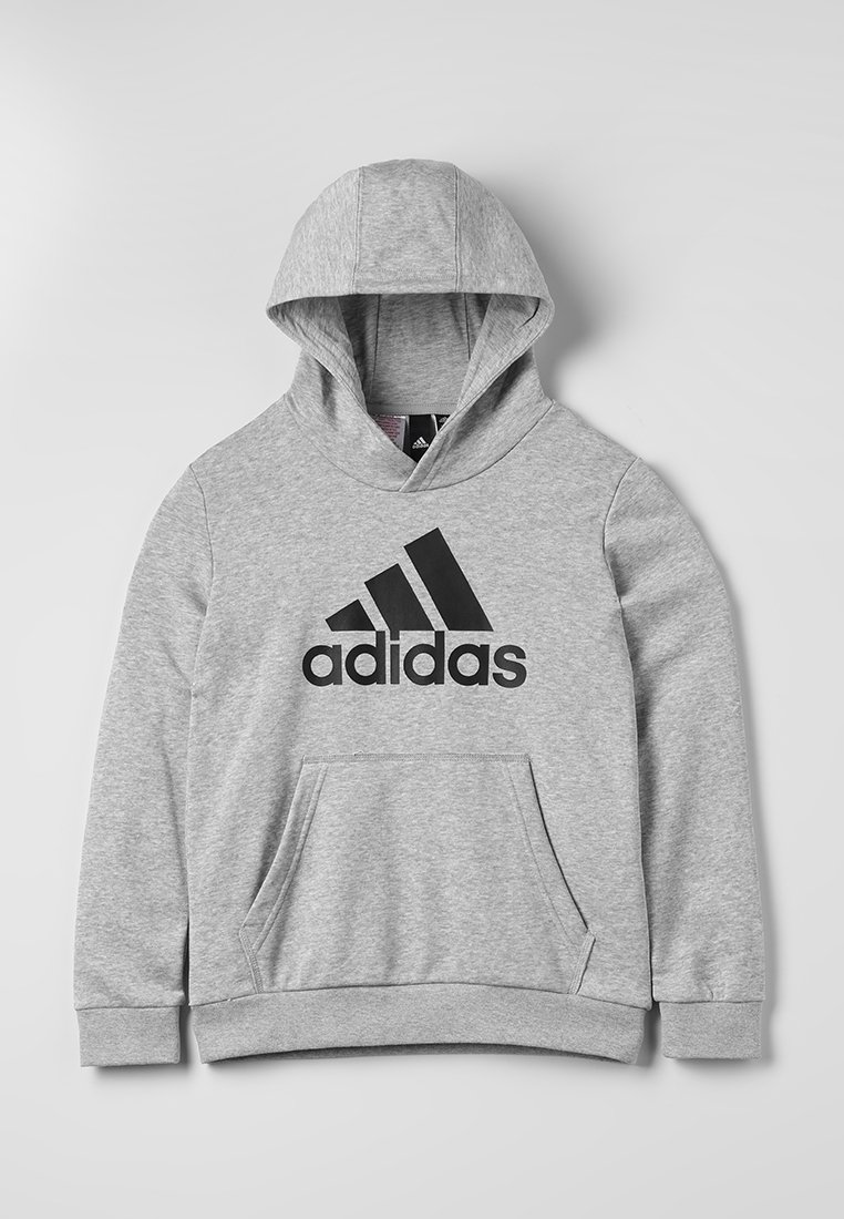 Sudadera con capucha gris hecha de tela de sudadera con un bolsillo frontal, que presenta un logo negro de Adidas y capucha ajustable.