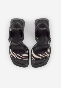 Thumbnail Image 8