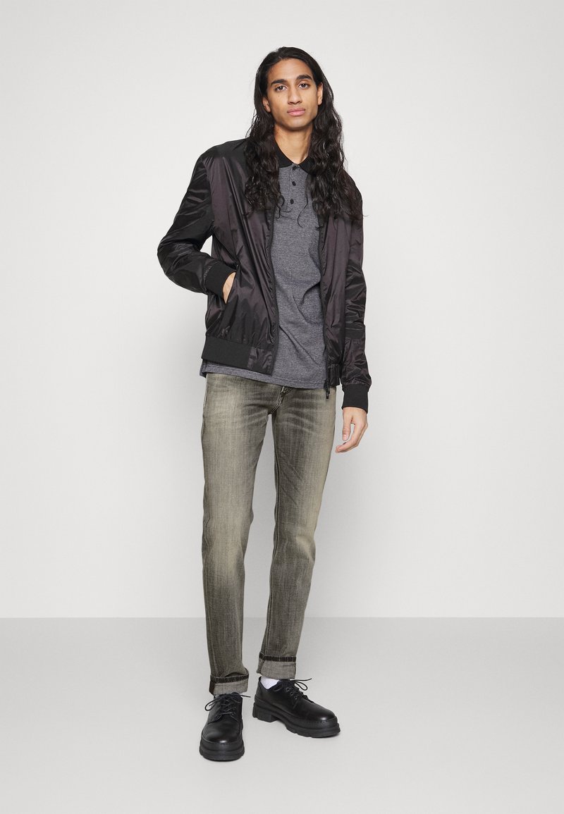 Blugi slim fit