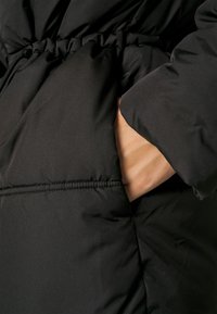 Selected Femme SLFALINA PUFFER JACKET  - Cappotto classico - black