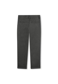 Grå skreddersydde bukser med teksturert stoff, med rett snitt, brettede mansjetter og to baklommer for en elegant finish.