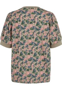 Camiseta de manga corta en una tela beige con un patrón floral de colores rosa, verde y azul. Presenta un escote acanalado y mangas ligeramente abullonadas.