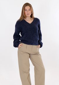 Minus MSJENNIE V-NECK  - Džemper - sky captain