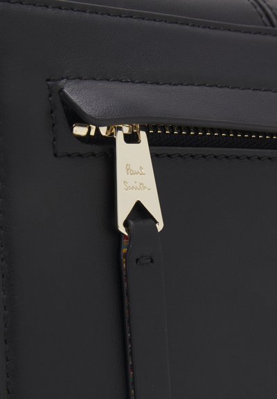 Paul Smith WOMEN BAG FLAP XBODY UNISEX - Rankinė per petį - black