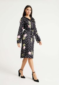 Liquorish FLORAL PRINT  - Shirt dress - black