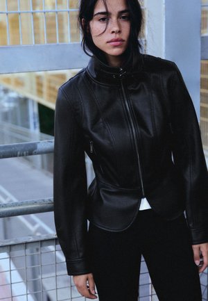 Bershka, Veste en similicuir - black