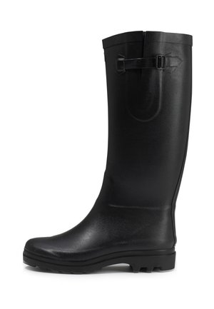 Botas de lluvia de goma negras con un acabado suave, altura a mitad de pantorrilla, detalle de hebilla ajustable y suela resistente para tracción.