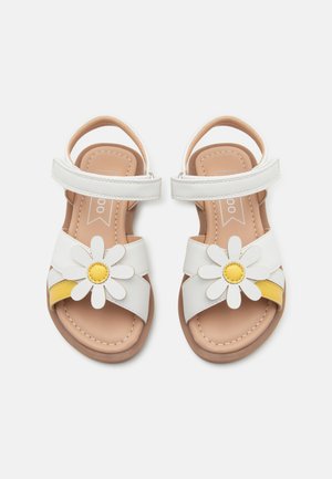 Friboo Sandali - white